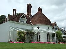 Houghton Lodge in Hampshire‎