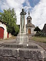 Le monument à Dom Calmet.