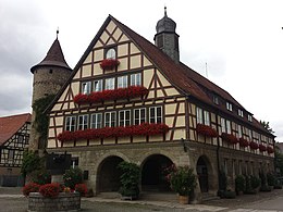 Rathaus (Albert-Sammt-Straße 1) und Jakobskirche (Am Kirchplatz 1)