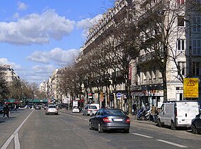 En dirección a la Place des Ternes.