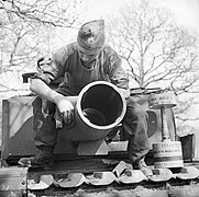 チャーチルAVREに装備された290mmペタード臼砲