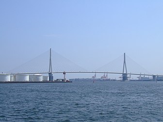 Le pont suspendu Tsurumi Tsubasa à Yokohama (préfecture de Kanagawa, Japon). (définition réelle 3 488 × 2 616*)