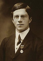 Ronald Fisher in 1913 Youngronaldfisher2.JPG