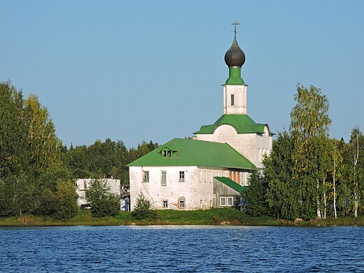 175. Церковь преподобного Сергия Радонежского (надвратная) (Сретенская церковь), Антониево-Сийский монастырь, Холмогорский район Автор — Александр Антонов гугл-картовский