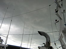 Antennes navire pêche.JPG