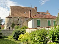 Ferme et ancien manoir, rue du Moulin.