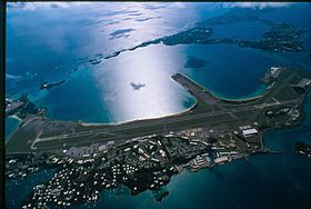 Photo aérienne de l'aéroport international L.F. Wade.