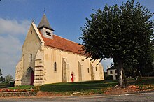 L'église Saint-Sulpice de Roussines, en 2011.