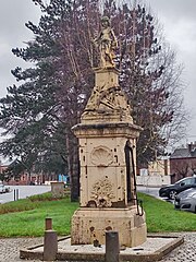 Fontaine, place du Fryer.