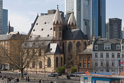 Frankfurt Am Main-Leonhardskirche-Ansicht vom Eisernen Steg-Gegenwart.jpg
