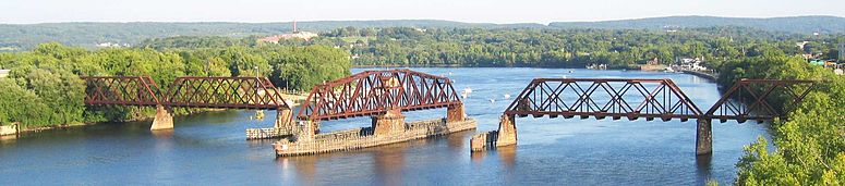 The former Providence & Worcester railroad bridge between Middletown and Portland, Connecticut