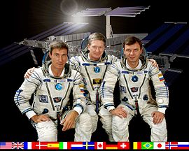 Da esquerda à direita: Krikalev, Shepherd e Gidzenko