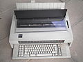 (Ev.4) Machine à écrire électronique, IBM à marguerite.