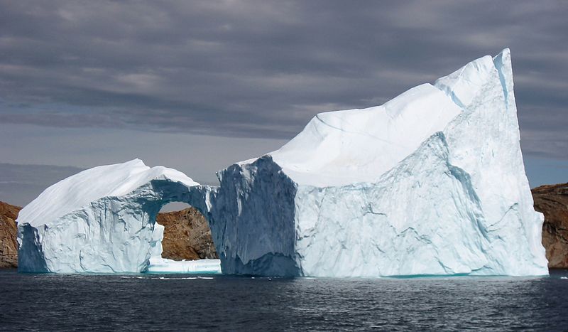 File:Iceberg with hole near sanderson hope  2007-07-28 1.jpg