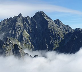 Le Lomnický štít, troisième sommet des Hautes Tatras, en Slovaquie. (définition réelle 2 979 × 2 605)