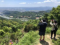 山頂から豊橋市方面を望む