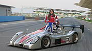 Natasha Seatter dan kereta SR8 radical