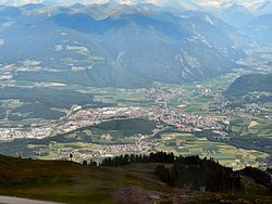 Panorama Brunico, di cui Riscone è frazione