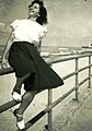 נערה בחוף תל אביב, 1947