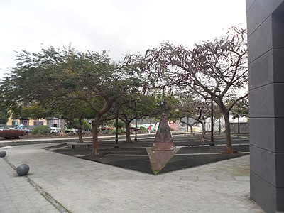 Ana Bautista plaza San Cristóbal de La Lagunan, Santa Eulalia kaletik ikusita.