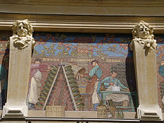 Sur la façade du Maison Jacquart à Reims.