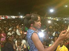 Reniss akiigiza jijini Dschang, Kamerun, 5 Novemba 2016.