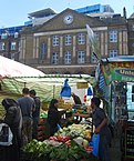 Royal London Hospital a Whitechapel Market.jpg