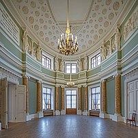 Une des salles du château des Ingénieurs, à Saint-Pétersbourg. (définition réelle 5 193 × 5 193)