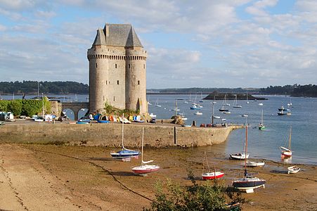 La tour Solidor dans l'estuaire de la Rance