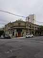 Vila Andrea Raucci vista de frente em sua esquina de cruzamento entre as ruas Valentim Magalhães e Cuiabá.