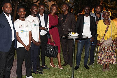 Les participants à la soirée dans la résidence de l'ambassadeur de Suède
