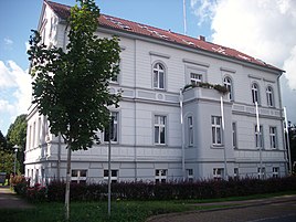 Административна зграда во Милрозе