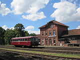 18. –19. KW Die DB-Baureihe VT 98 (Uerdinger Schienenbus) im Bahnhof von Obernkirchen im Landkreis Schaumburg, Niedersachsen.