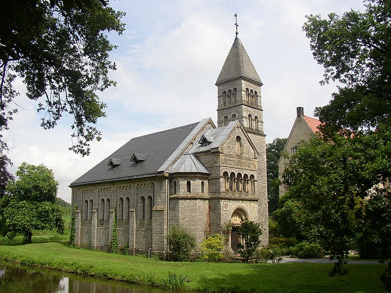 File:Borgholzhausen Schloss Brincke Kapelle.jpg