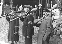 Volkssturm men armed with Panzerfausts Bundesarchiv Bild 183-J31320, Berlin, Posten beim Bau einer Strassensperre.jpg