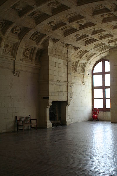 File:Chateau de Chambord - cheminee - second etage.jpg