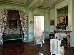 La chambre dite « des douves » (modifiée au XIXe siècle).