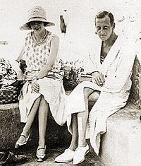 Dmitri pavlovich e esposa.jpg