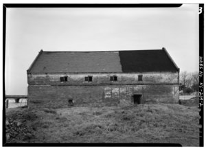 EXTERIOR, EAST SIDE - Haven Warehouse, Van Norden and Main Streets, Washington, Beaufort County, NC HABS NC,7-WASH,3-2.tif