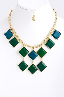 220px-Fashion_Jewelry_Necklace.jpg