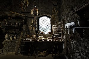 A restored medieval kitchen inside Verrucole Castle, Tuscany Fortezza Verrucole Archeopark interno.jpg