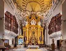 Altar y retablo.