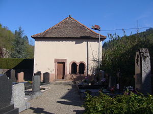 Ossuaire près de l'église