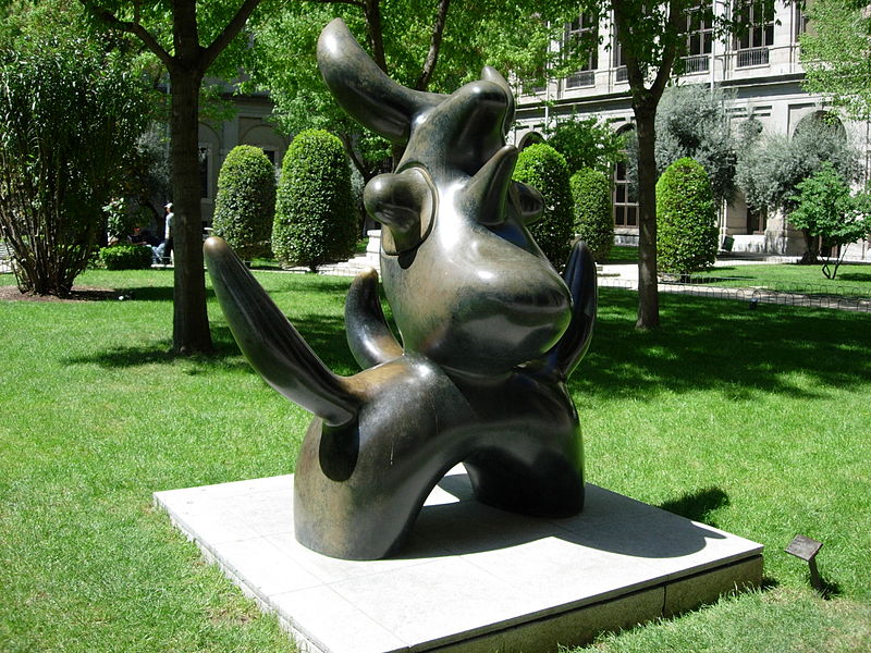 Archivo:Miro's sculpture, MADRID.jpg