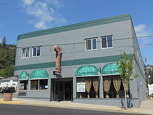 A hotel in Myrtle Creek