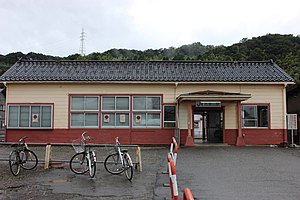 西富山站站房（2020年7月）