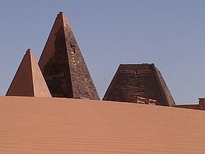 Nubijske piramide v Meroëju se bistveno razlijujejo od egipčanskih