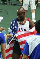 Bernard Lagat – nach seinen olympischen Medaillen (2004: Silber / 2000: Bronze) und seiner WM-Silbermedaille 2001 wurde er nun Weltmeister und errang vier Tage später einen zweiten Titel über 5000 Meter