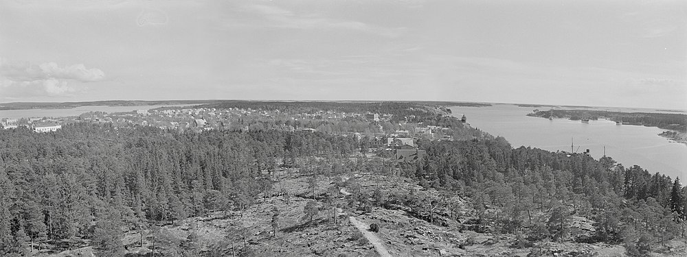 Panoramabild från Badhusberget över Mariehamn i 1944 före områdesinkorporeringen i 1961.