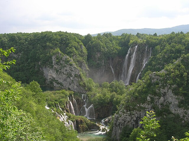 File:Plitvice_waterfall_2012.jpg